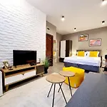 Blumar 2 In Super Center * بورغاس
