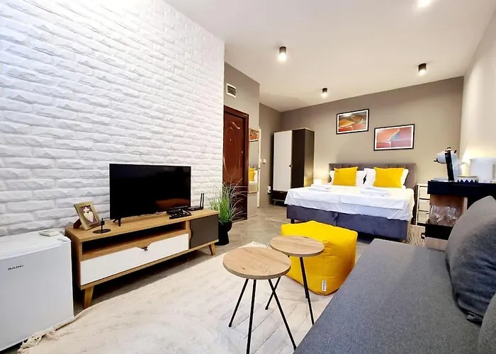 Blumar 2 In Super Center * بورغاس